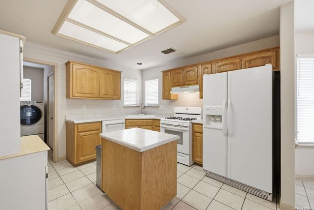 615 Claude W Black, San Antonio, TX 78203