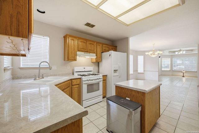 615 Claude W Black, San Antonio, TX 78203