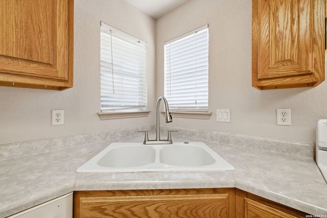 615 Claude W Black, San Antonio, TX 78203