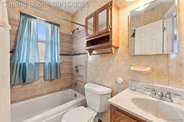 32440 Donnelly Street, Garden City, MI 48135