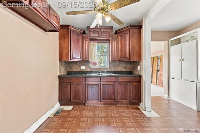 32440 Donnelly Street, Garden City, MI 48135