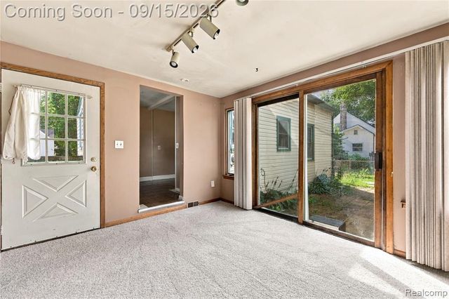 32440 Donnelly Street, Garden City, MI 48135