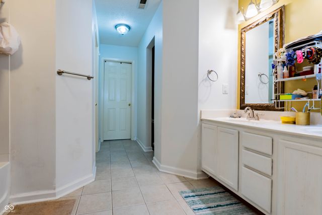 7060 Blankenship Avenue, Indianapolis, IN 46217
