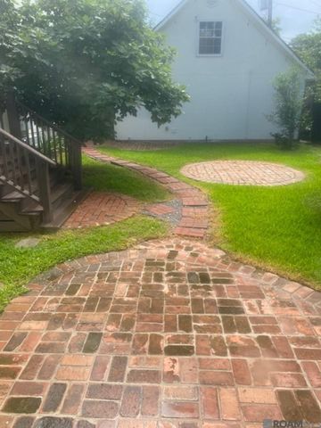 1103 Park, Baton Rouge, LA 70806