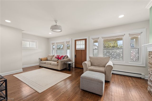 2126 Elbur Avenue, Lakewood, OH 44107