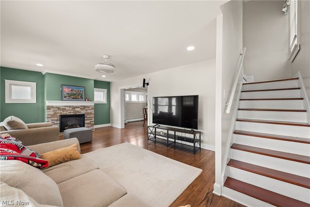 2126 Elbur Avenue, Lakewood, OH 44107