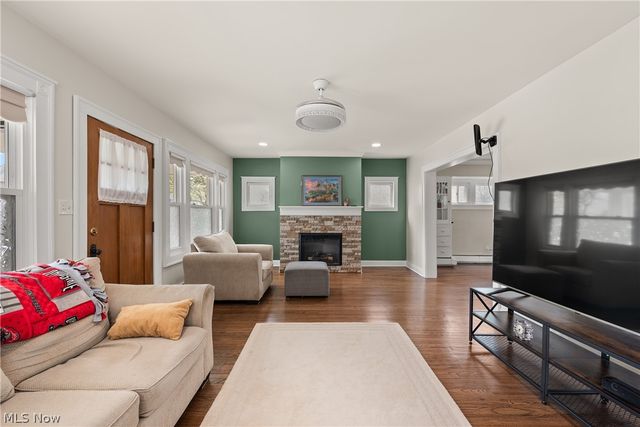 2126 Elbur Avenue, Lakewood, OH 44107