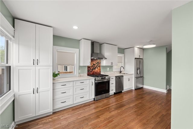 2126 Elbur Avenue, Lakewood, OH 44107