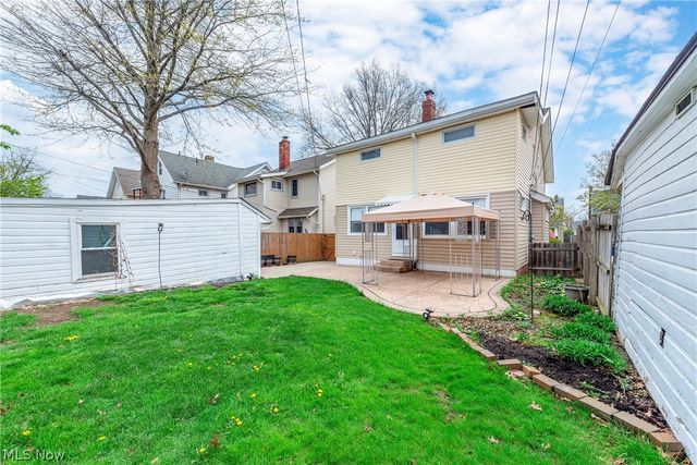 2126 Elbur Avenue, Lakewood, OH 44107