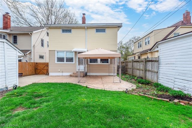 2126 Elbur Avenue, Lakewood, OH 44107