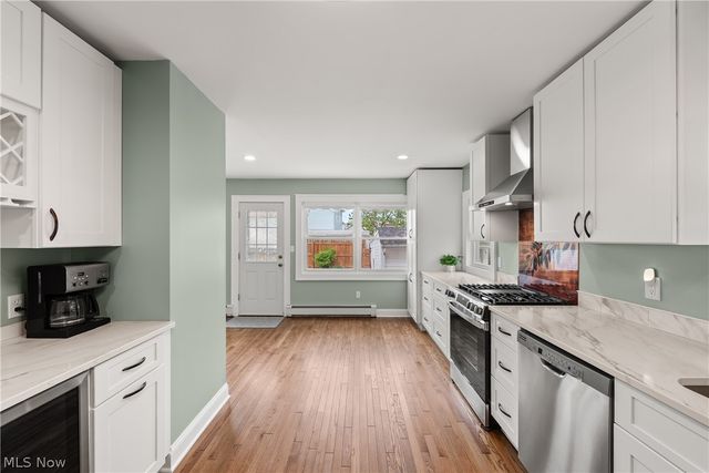 2126 Elbur Avenue, Lakewood, OH 44107