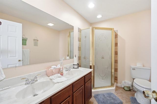 2022 Brell Drive, Middletown, OH 45042