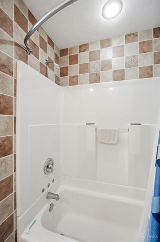 2022 Brell Drive, Middletown, OH 45042