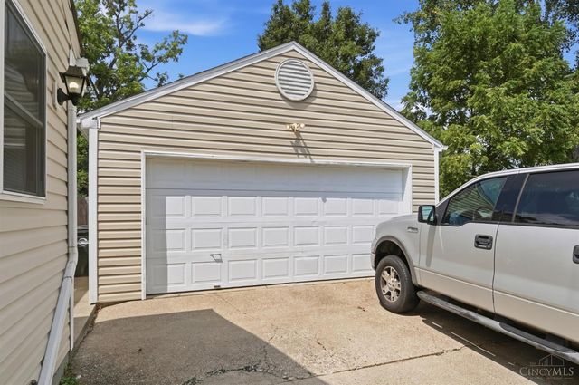 2022 Brell Drive, Middletown, OH 45042