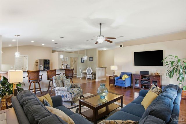 5808 Dunridge Dr, Pace, FL 32571