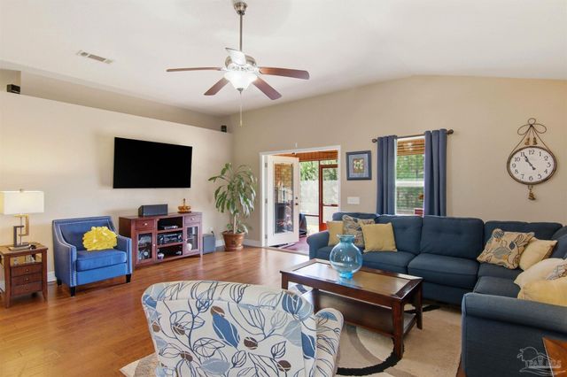 5808 Dunridge Dr, Pace, FL 32571