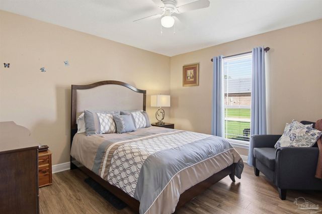 5808 Dunridge Dr, Pace, FL 32571