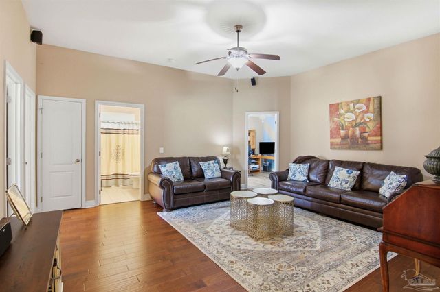 5808 Dunridge Dr, Pace, FL 32571