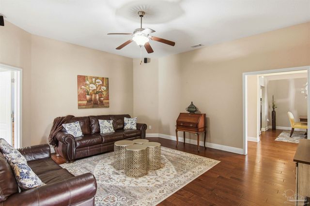 5808 Dunridge Dr, Pace, FL 32571