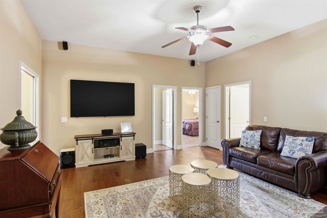 5808 Dunridge Dr, Pace, FL 32571