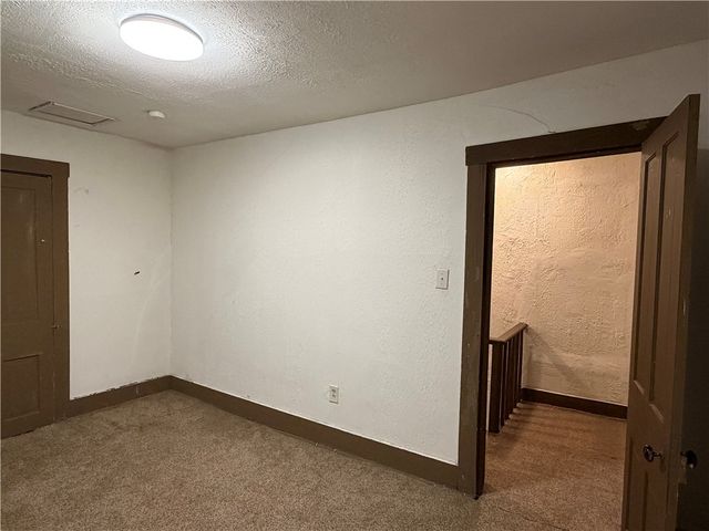 619 N Cedar St, New Castle, PA 16102