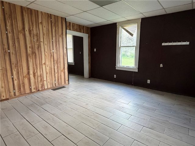 619 N Cedar St, New Castle, PA 16102