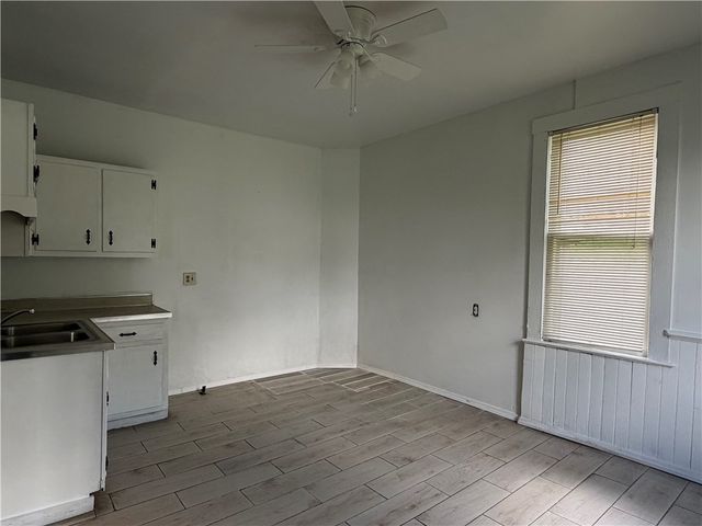 619 N Cedar St, New Castle, PA 16102