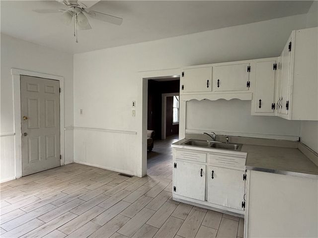 619 N Cedar St, New Castle, PA 16102