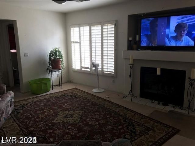 8769 Country View Avenue, Las Vegas, NV 89129