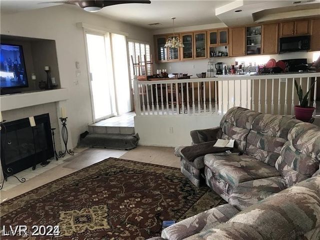 8769 Country View Avenue, Las Vegas, NV 89129