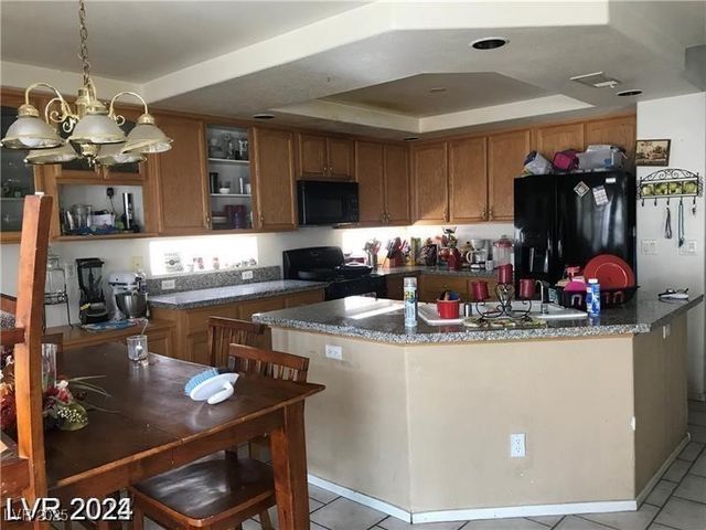 8769 Country View Avenue, Las Vegas, NV 89129
