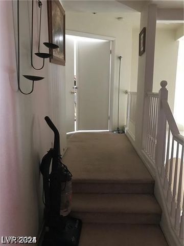 8769 Country View Avenue, Las Vegas, NV 89129