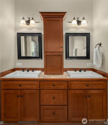 2312 NE Solar View Court, Poulsbo, WA 98370