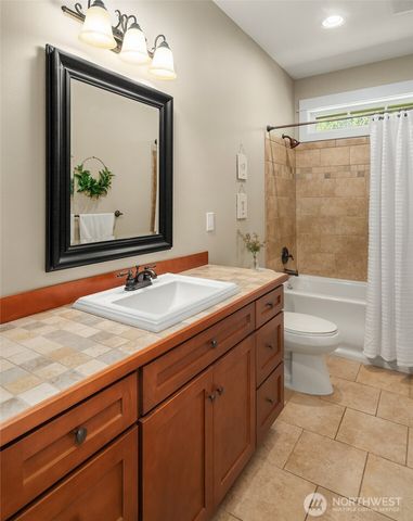 2312 NE Solar View Court, Poulsbo, WA 98370