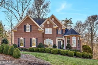10 Hawthorn Place, Norris, TN 37828