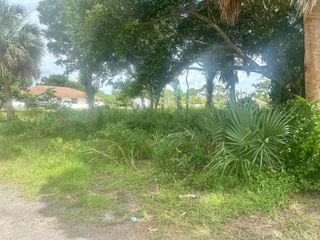 000 Palm Garden Street, Jupiter, FL 33458