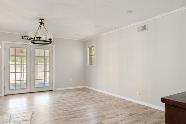 1442 W Water Street, Weatherford, TX 76086