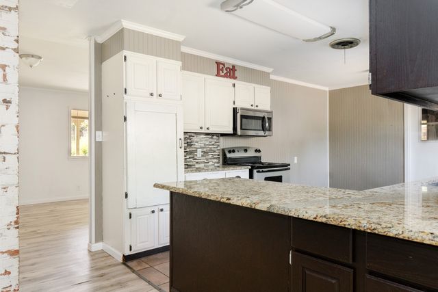 1442 W Water Street, Weatherford, TX 76086