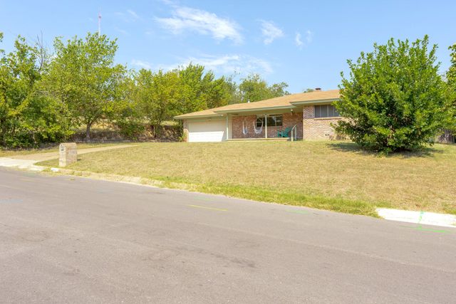 1442 W Water Street, Weatherford, TX 76086