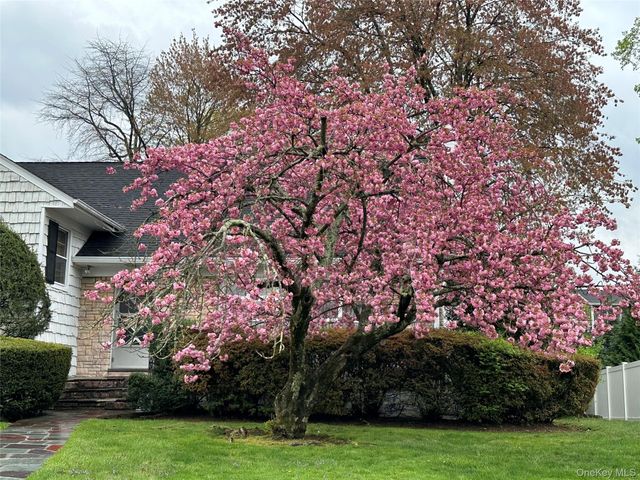 285 Stuart Drive, New Rochelle, NY 10804