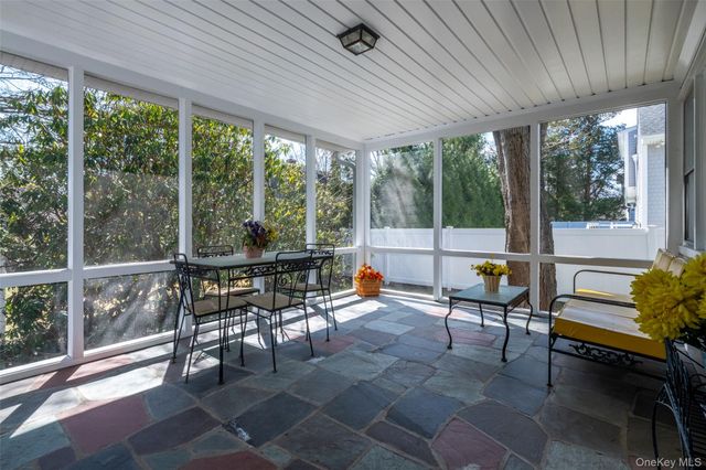 285 Stuart Drive, New Rochelle, NY 10804