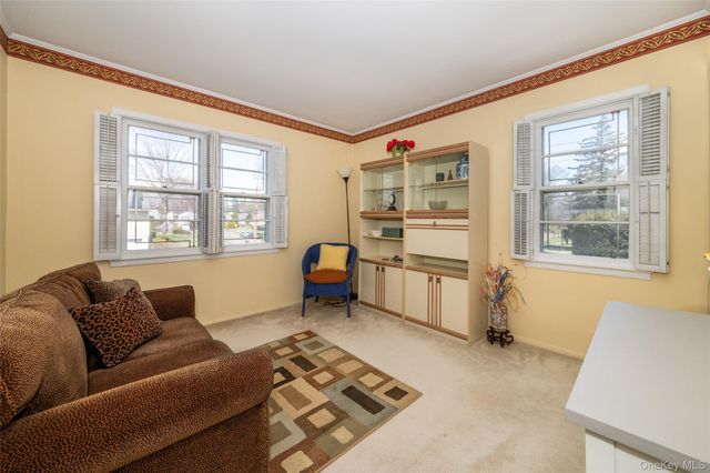 285 Stuart Drive, New Rochelle, NY 10804