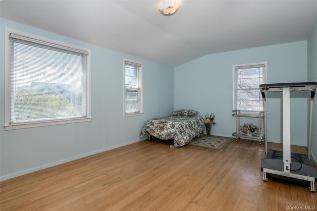 285 Stuart Drive, New Rochelle, NY 10804