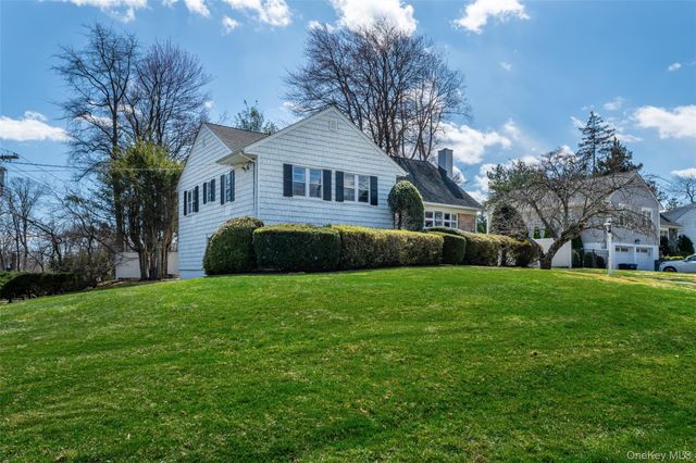 285 Stuart Drive, New Rochelle, NY 10804