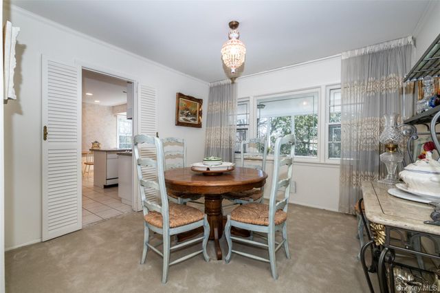 285 Stuart Drive, New Rochelle, NY 10804