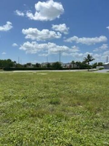 2134 NW 23rd Avenue, Cape Coral, FL 33993