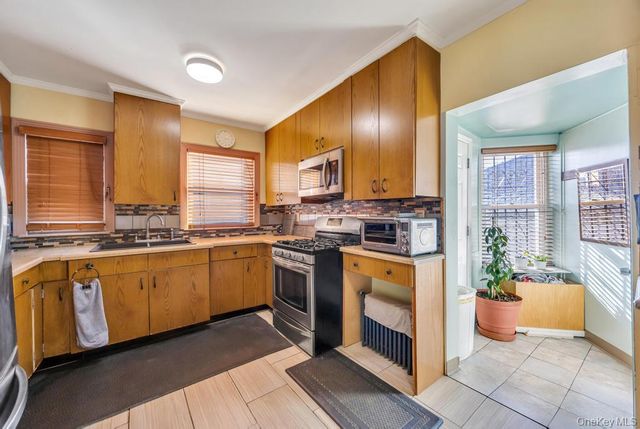 91-16 196th Street, Hollis, NY 11423