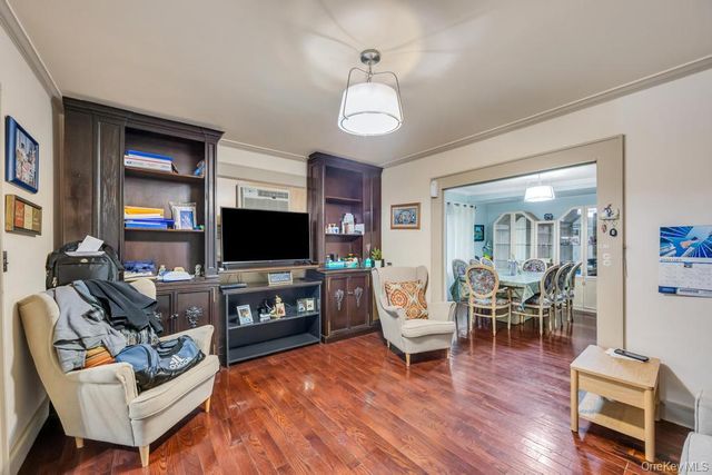 91-16 196th Street, Hollis, NY 11423