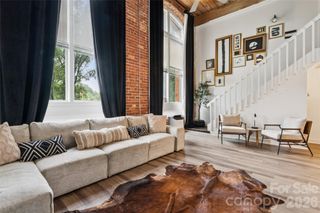 201 S Hoskins Road 111, Charlotte, NC 28208