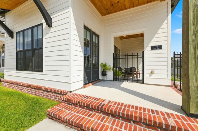 170 Royal Oak Boulevard, Thibodaux, LA 70301